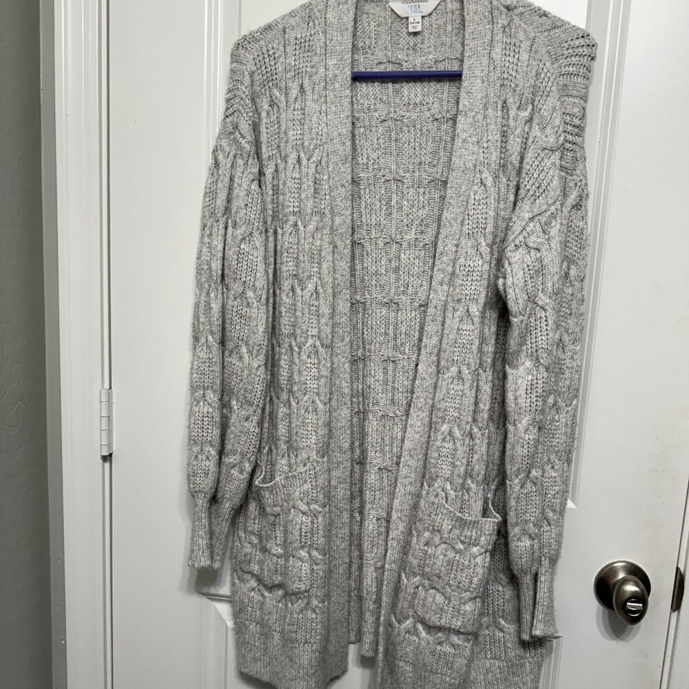 Cozy sweater with pockets